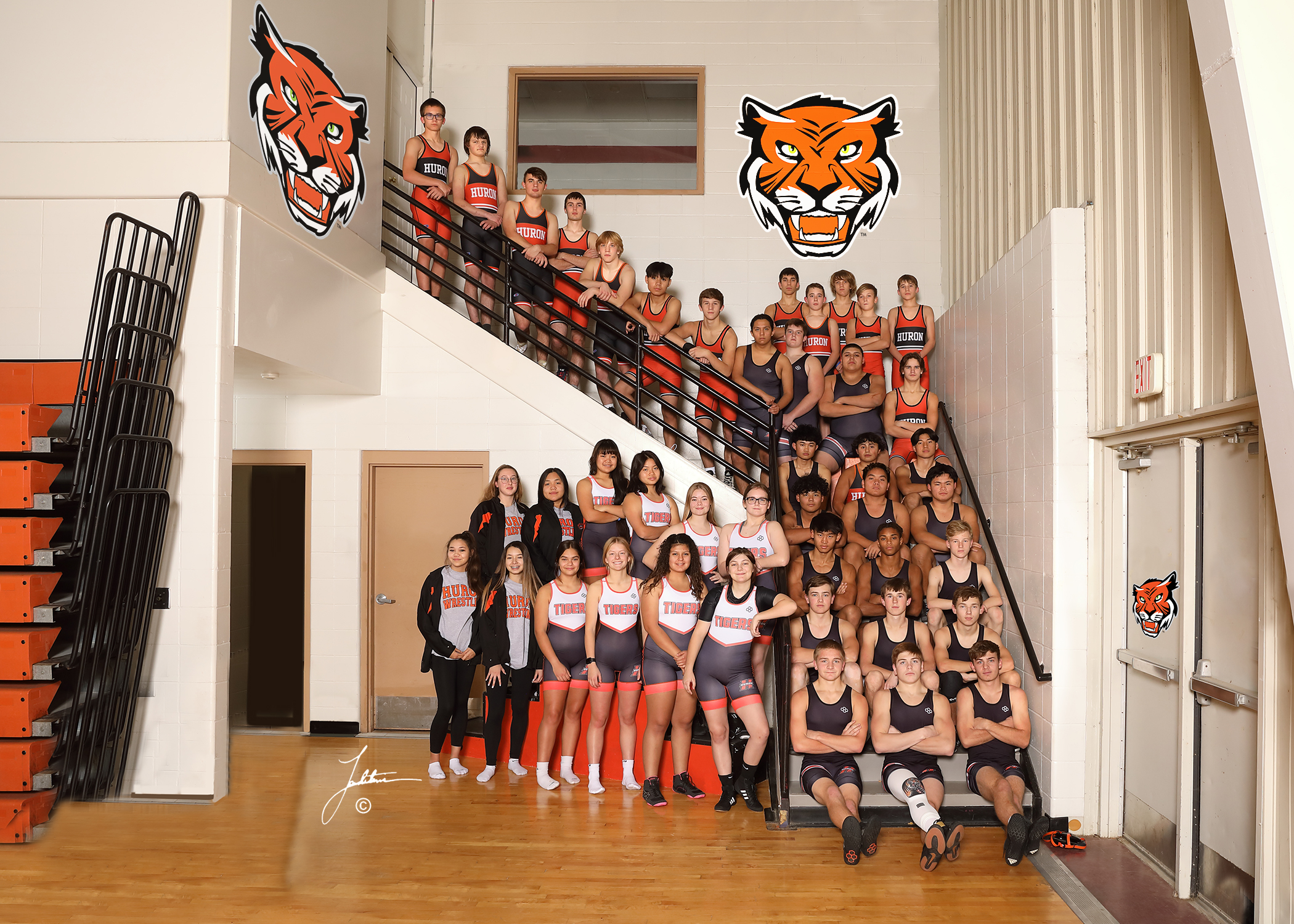 Wrestling team photo Dec 2021.jpg