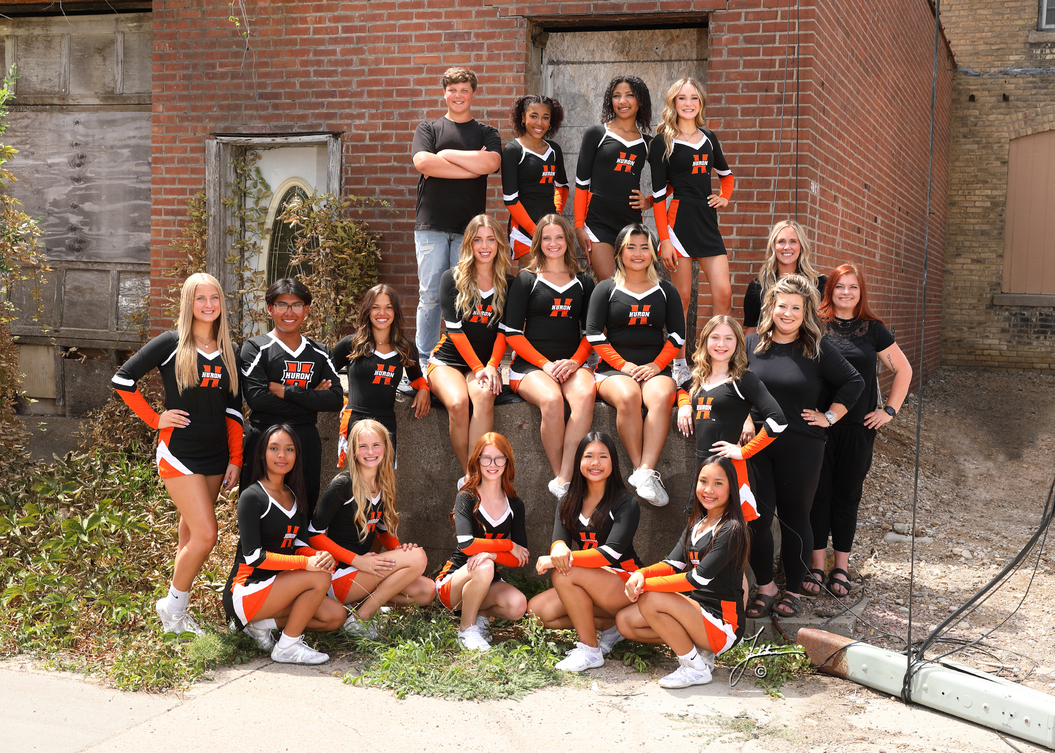 Huron Comp Cheer 2023.JPG