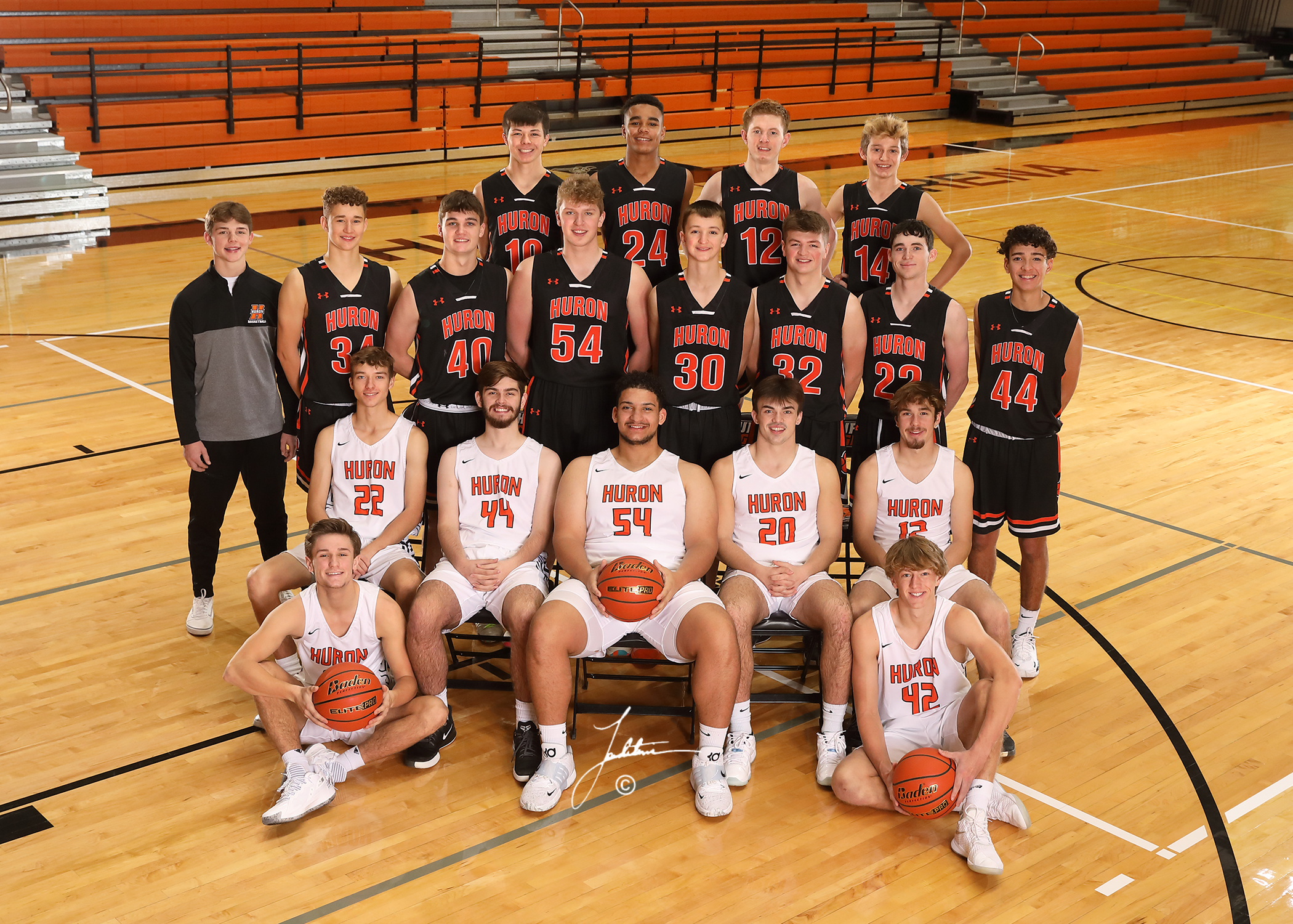 8F2A0215_1_Huron Tigers BB_2021-22_lpl.JPG